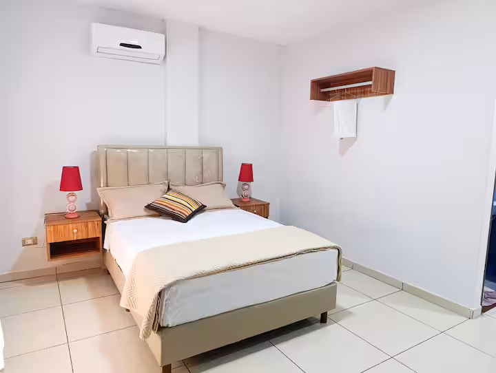 A/C Studio — cama de 2 plazas, baño privado — 1