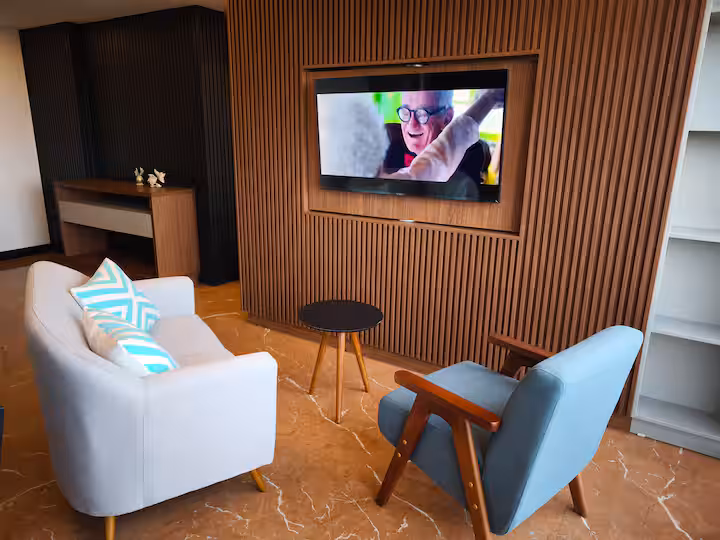 Classic Executive Studio — 2