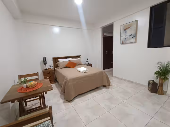 Avenida Principal South Studio — 1