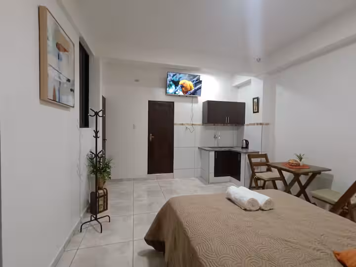 Avenida Principal South Studio — 5