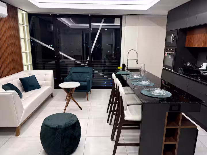 Studio 518 — Lujo cerca de todo — 2